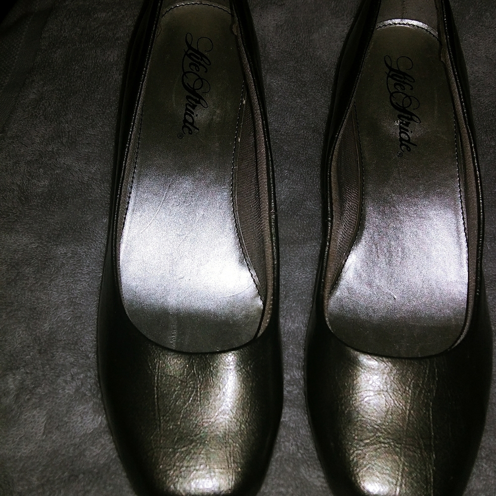 Life stride shoes Size 8